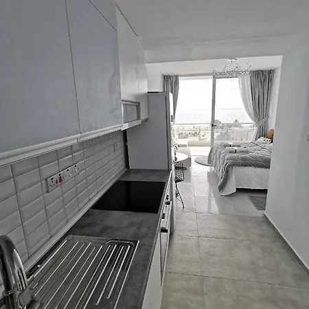 Апартаменты Seasky Abelia Residence, With Sea View, Beach, Pools, Sauna, Bogaz Iskele North Cyprus