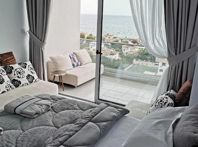 Seasky Abelia Residence, With Sea View, Beach, Pools, Sauna, Bogaz Iskele North Cyprus *